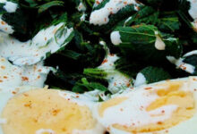 Przepisy kulinarne - Niskokaloryczna sałatka z pokrzywy i jajek